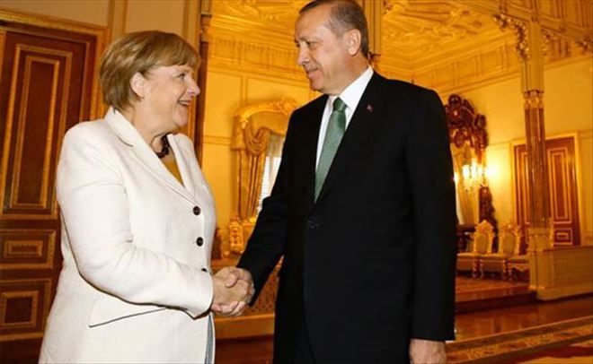 Erdoğan ve Merkel AB ve mültecileri konuştu