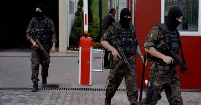 İstanbul`da şafak operasyonu: Gözaltılar var
