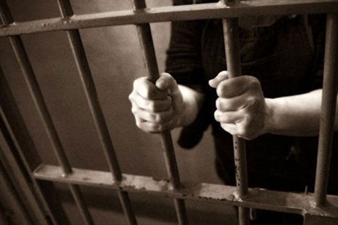 13 tutuklu cezaevinden firar etti