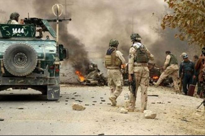 Afgan ordusuna bombalı saldırı: 400 yaralı