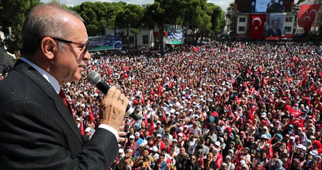 Yere Dolar Atan Vatandaşla Başkan Erdoğan Arasında Güldüren Diyalog: Sahte mi Hakiki mi?