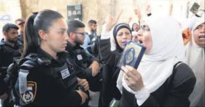 İsrail polisi Mescid-i Aksa´da 8 Filistinli kadını gözaltına aldı