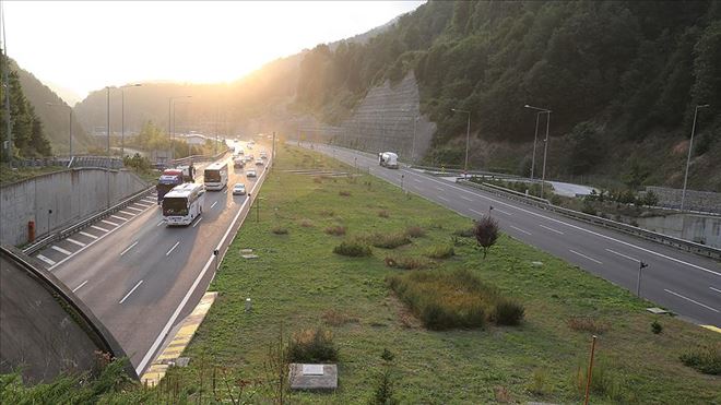 Anadolu Otoyolu Bolu Dağı geçidinde trafik rahatladı