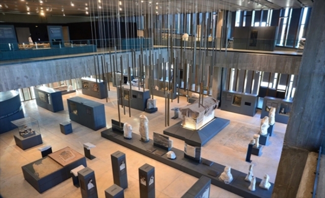 Çanakkale Troya Müzesi Ziyaretçilerini 