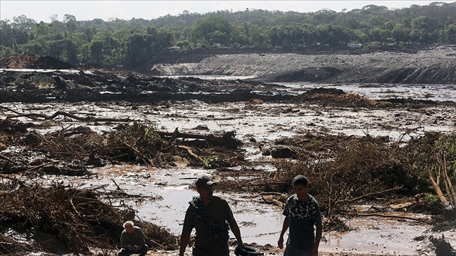 Brezilya´da maden atık barajı çöktü: 200 kişiden haber alınamıyor