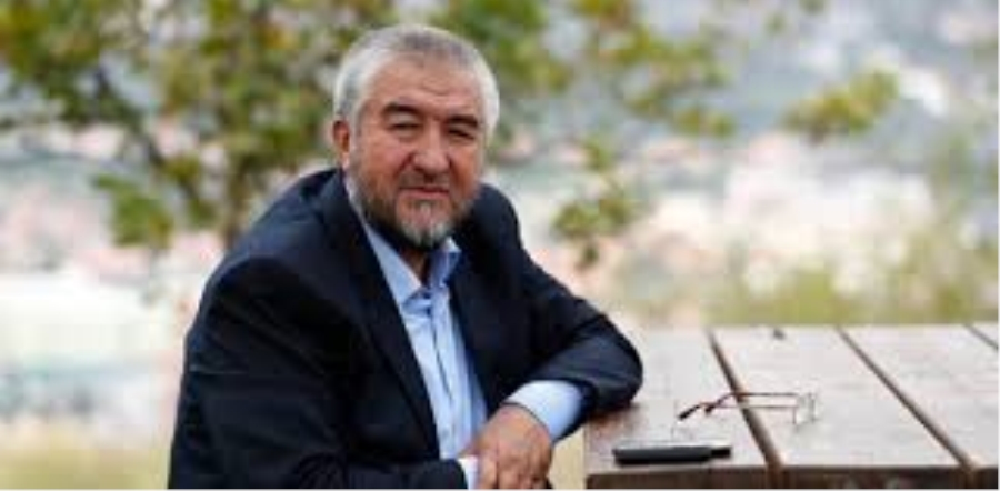 Ünlü Özbek muhafazakar yazar yine Türkiye