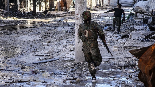 Deyrizor´da YPG/PKK-DEAŞ arasındaki çatışmalar sürüyor