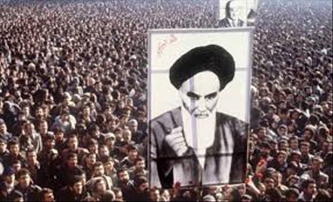 Zarif: Tüm İranlılar ABD´nin baskısına rağmen 40 yıllık ilerlemeyi kutluyor