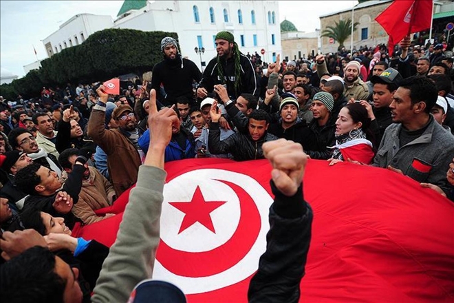 Arap Devrimlerinde orduların üstlendiği rol: Tunus Örneği