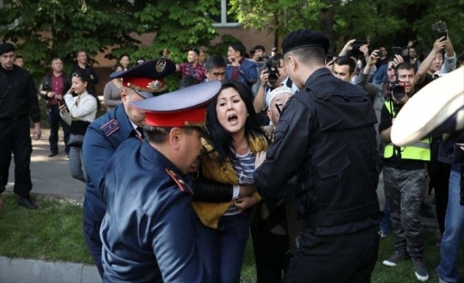 Kazakistan´da hükümet karşıtı gösteriler yapıldı, 80 gözaltı