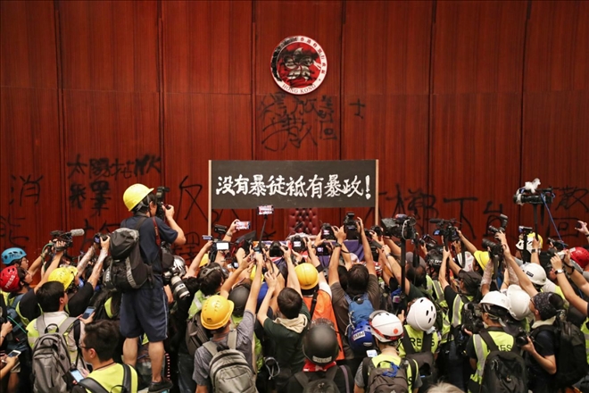 Hong Konglu protestocular neden kızgın?