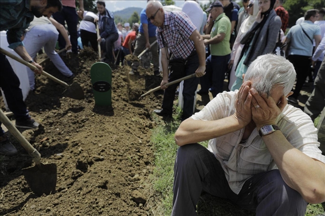 24 yıldır dinmeyen acı Srebrenitsa...