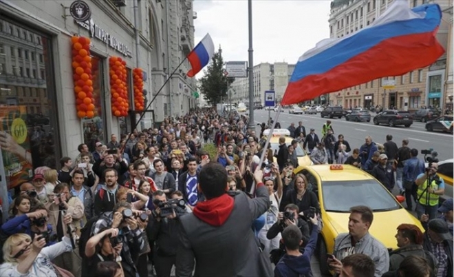 Rusya´da seçimler öncesi gözaltılar başladı, ünlü muhalif Navalniy ortada gözükmüyor