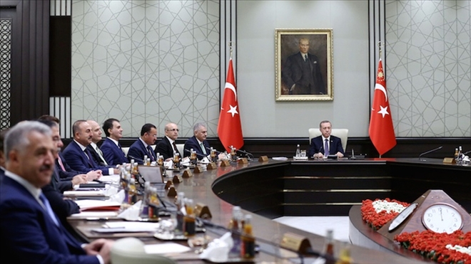 Kulis: Partisiyle istişareleri tamamlayan Erdoğan kabine ve MYK´da kısmi değişiklik yapacak