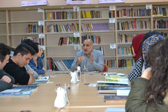 Kitapla konuşuyor, kitaptan konuşuyor, kitabı konuşuyordu Mahmut Balcı