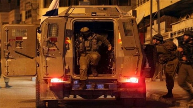 İşgal Güçleri Batı Yaka ve Kudüs´te 12 Filistinliyi Gözaltına Aldı