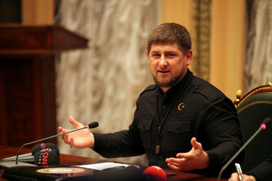 Görevini bırakan Kadirov
