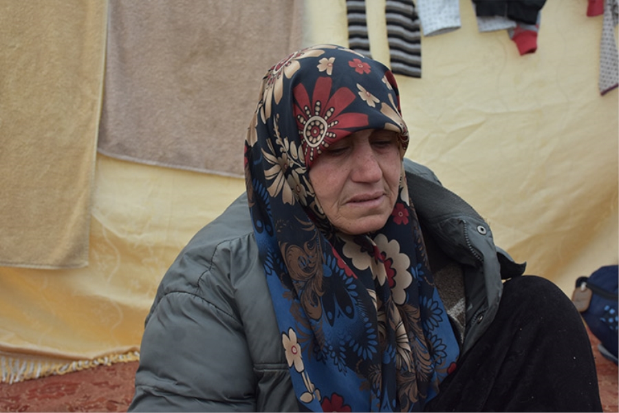 Ailesinden 13 Kişiyi Kaybeden İdlibli Anne: Uçak Sesi, Yitirdiğim Evlatlarımı ve Acılarımı Hatırlatıyor 