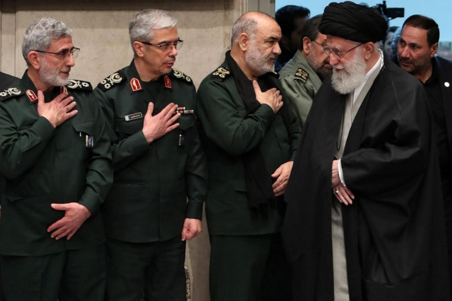 İran’daki muhafazakar çevrelerde askeri rejim endişesi