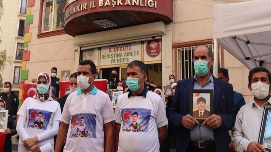 Diyarbakır Annelerinden HDP Milletvekili Beştaş