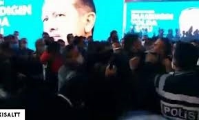 AK Parti kongresinde kavga: Liste reddedilince salon birbirine girdi