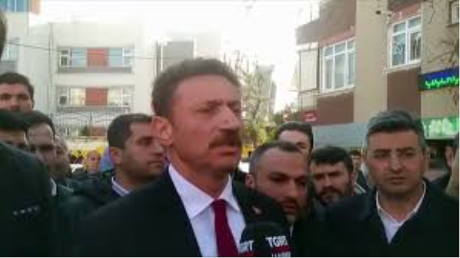 Bahçelievler Belediye Başkanı Hakan Bahadır: Binanın yarın yıkılması planlanıyordu, bugün bir şekilde yan yattı