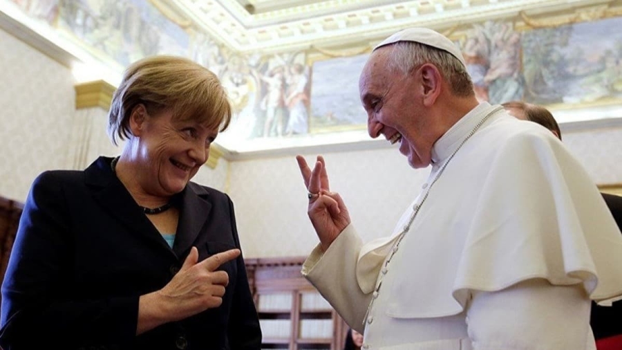 Papa ve Merkel Arjantin