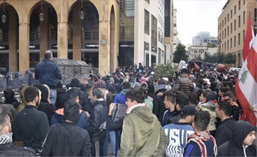 Lübnanlılardan ekonomik kriz protestosu