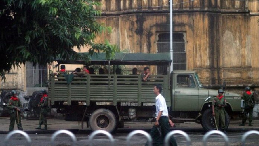 Myanmar ordusu yeni savaş suçları işliyor olabilir..
