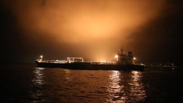 İran petrolü taşıyan 4 tanker gemiye el konuldu..