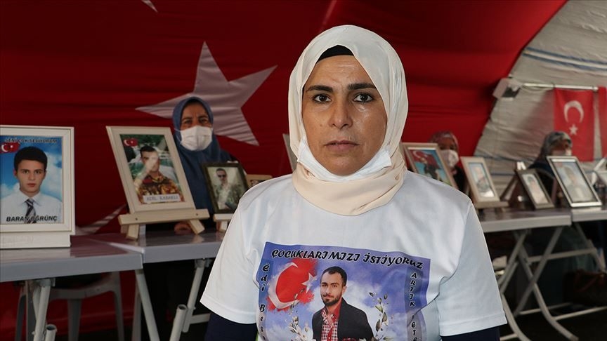 Diyarbakır annelerinden Nilifırka: Oğlumun geleceğini çaldılar