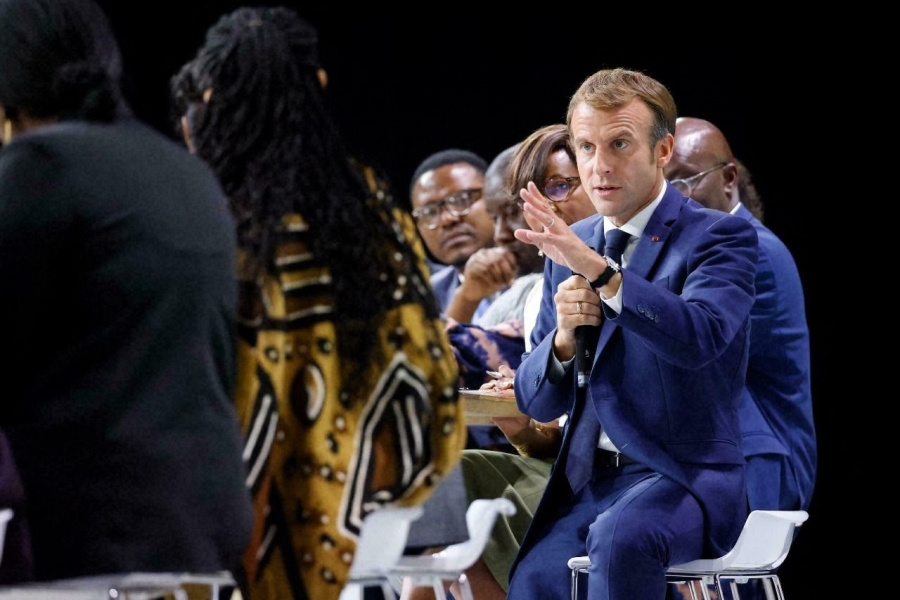 Afrikalı gençlerden Macron