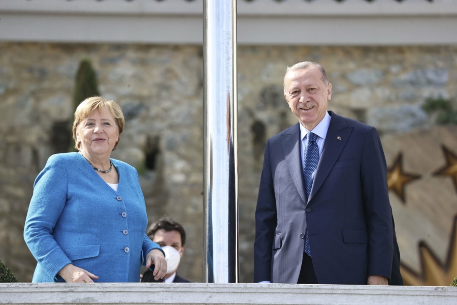 Erdoğan ile Merkel Huber Köşkü’nde bir araya geldi..