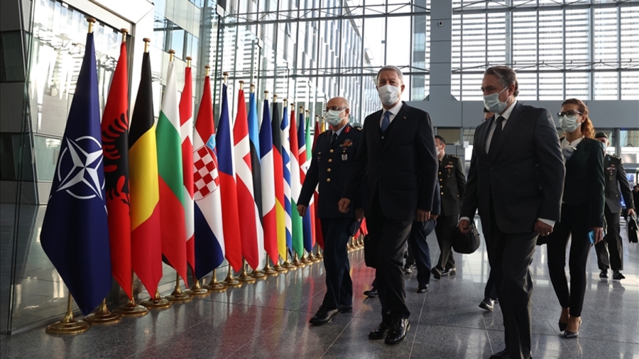 Bakan Akar NATO toplantısı için Brüksel
