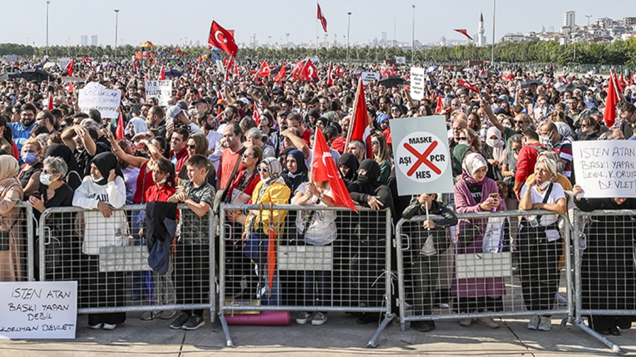 Aşı karşıtları şehir şehir dolaşıyor: 3. miting İzmir