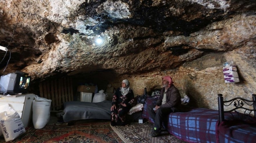 Tehcire direnen el-Mufekkara köyü sakinleri mağaralarda