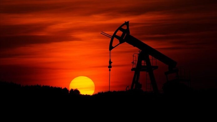 Küresel petrol talebi günlük 3 milyon varil artacak..