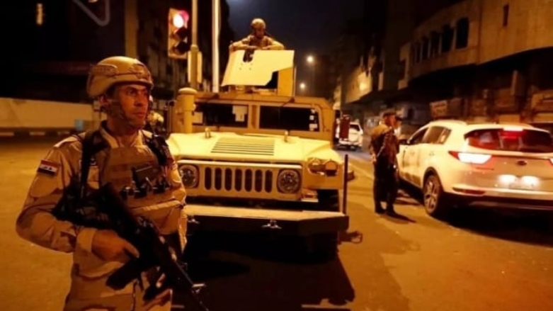 Irak askerleri tank ve zırhlı araçlarla Bağdat sokaklarında