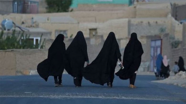 Taliban: Güçlerimiz kadınlarla nasıl konuşulacağını bilmiyor, evde kalın