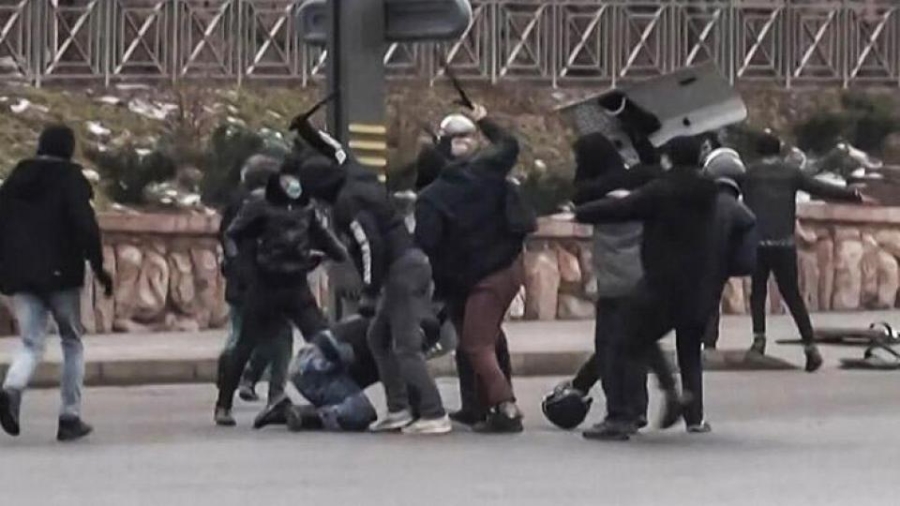 Gözaltılar 4 bini aştı, Kazakistan yangın yeri!