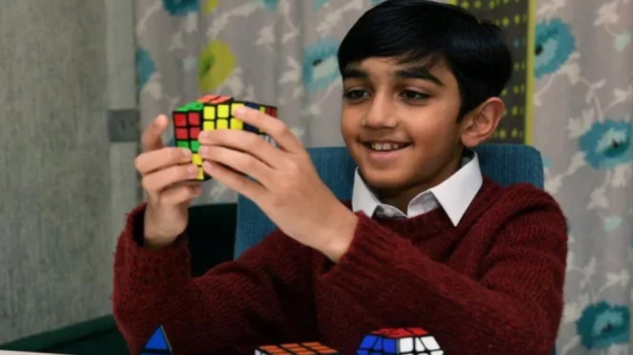 Einstein ve Hawking’i geride bıraktı: 11 yaşındaki Yusuf Shah, IQ testinde rekor kırdı