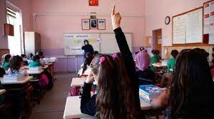 Bakan Özer: 95 bin öğretmen Kariyer Basamakları Sınavı’ndan muaf