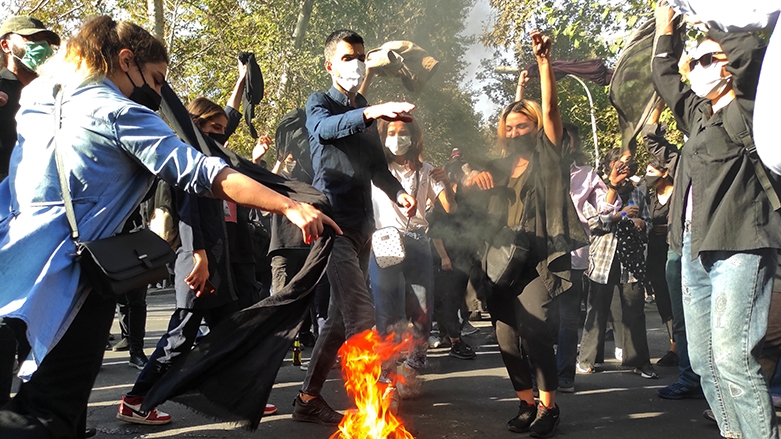 İranlı bakan: Gözaltına alınan göstericilerin dilini anlamıyoruz