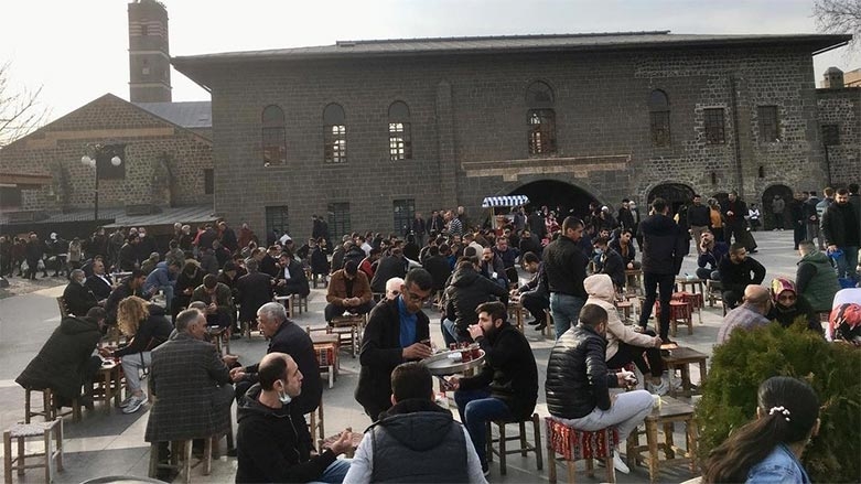 Diyarbakır’da araştırma: Anadilde eğitim ve hizmet alamamak insan hakları ihlalidir