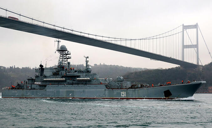 Boğazlar savaş gemilerine kapatıldı: Bütün ülkeleri uyardık