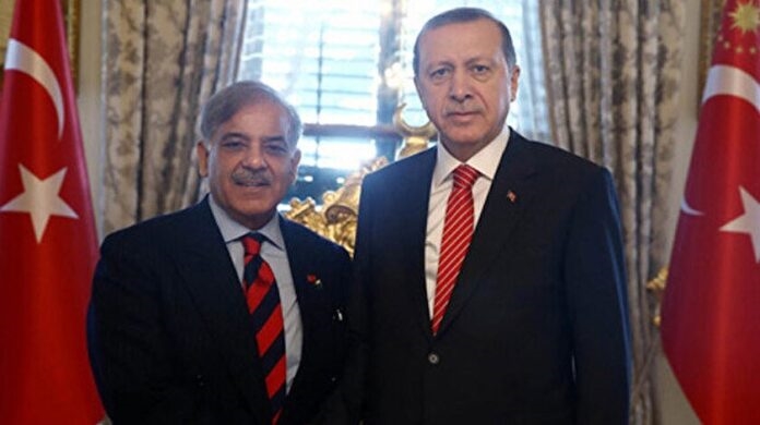 Erdoğan’dan “Pakistan’da darbe” diyen iktidar çevrelerine ters köşe: Yeni başbakan Şahbaz Şerif’i tebrik etti