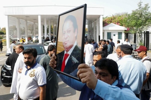 Pakistan’da Başbakan İmran Han’ın kaderinin belli olacağı gün parlamento feshedildi