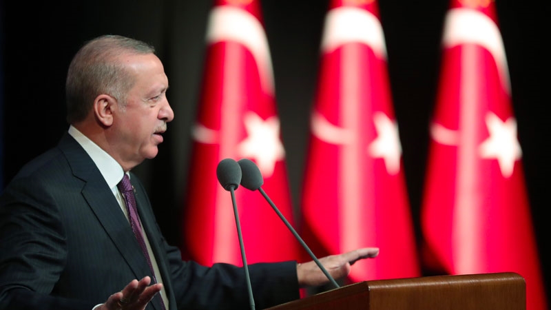 Erdoğan: Devletin içine çöreklenmiş yapıların hedefi haline geldik, hamdolsun tüm saldırıları boşa çıkardık