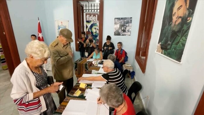 Küba’da demokrasi şöleni: Komünistlerin tek listesi meclis seçimlerini kazandı, muhalefet yine seçimlere dahil edilmedi