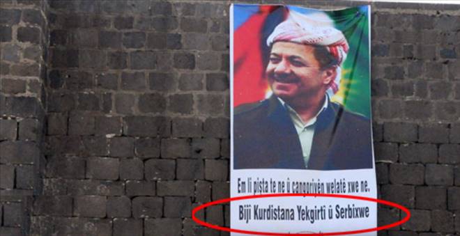 DİYARBAKIR SURLARINA BİRLEŞİK KÜRDİSTAN PANKARTI